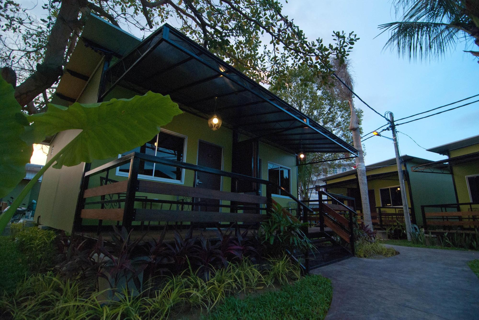 โรงแรมคาซาฟินาไฟน์โฮเมส ปันไตเจอนัง ภายนอก รูปภาพ