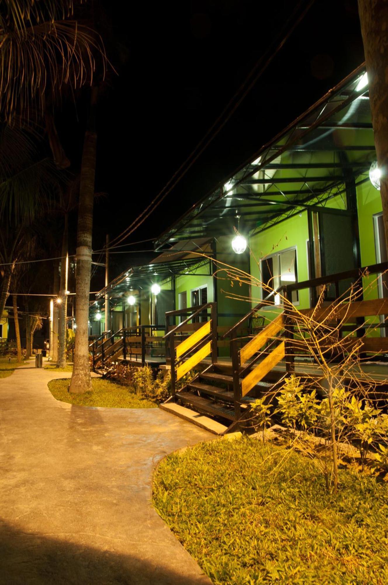 โรงแรมคาซาฟินาไฟน์โฮเมส ปันไตเจอนัง ภายนอก รูปภาพ